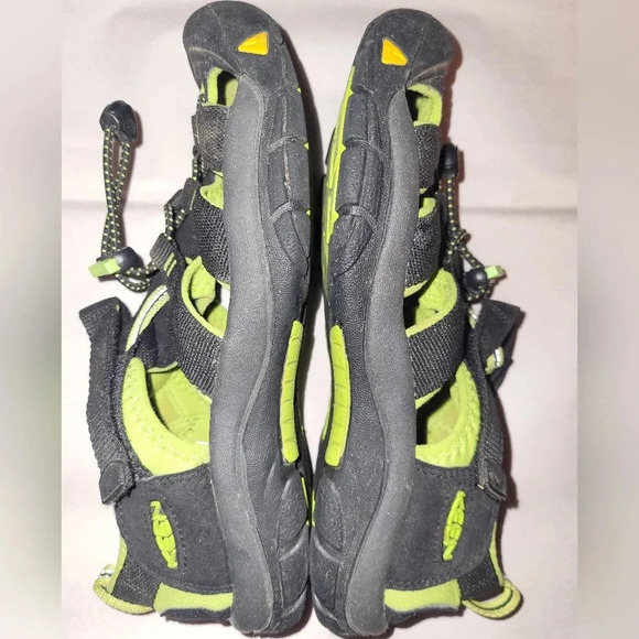 Keen Waterproof Sandals Size 6 Black Green Active Camping Hiking Outdoors - Picture 5 of 8